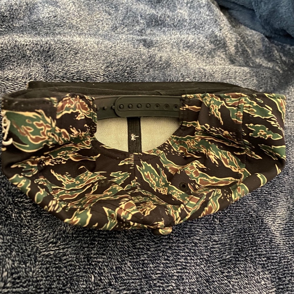 🌴 Hat - Picture 2 of 3